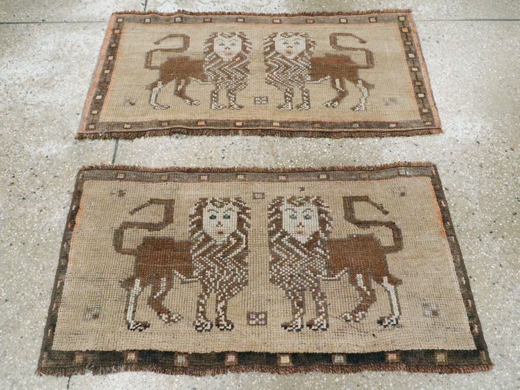 Vintage Turkish Anatolian Pictorial Throw Rug (Pair: 2 of 2), No.29318 - Gsblank