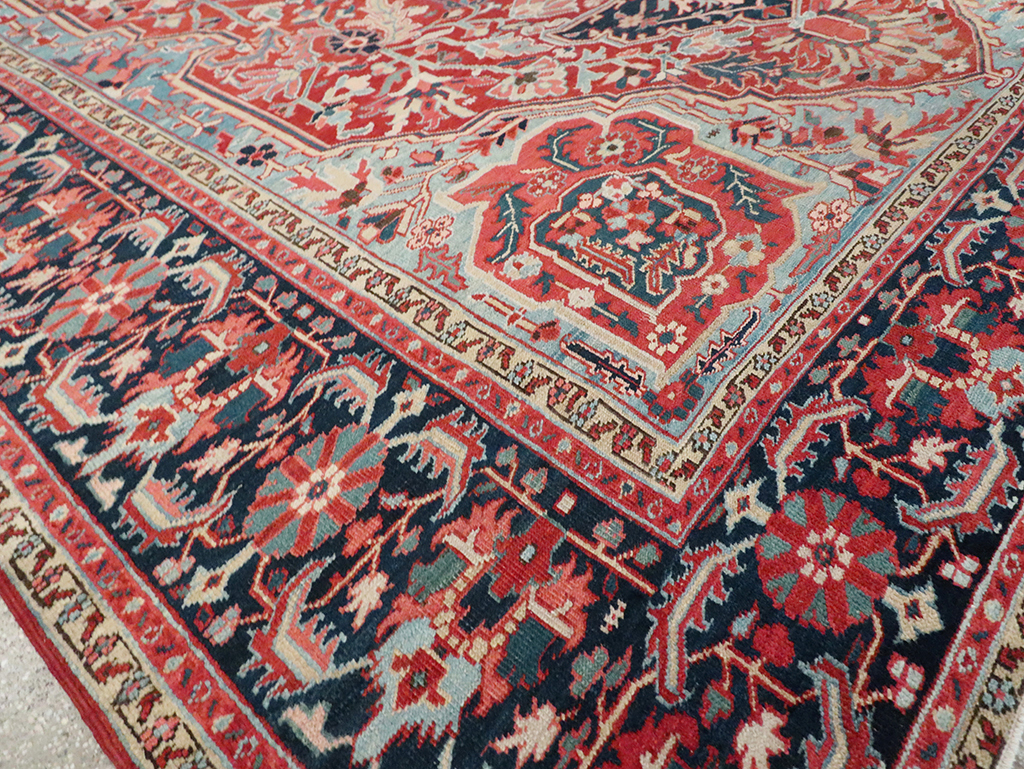 Antique Persian Heriz Carpet, No.29419 - Gsblank