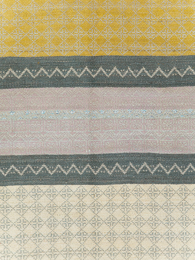 Contemporary Persian Flatweave Kilim Small Room Size Rug, No.29456 - Gsblank