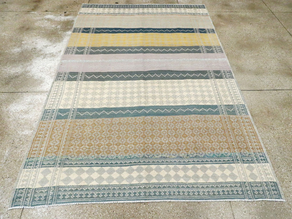 Contemporary Persian Flatweave Kilim Small Room Size Rug, No.29456 - Gsblank