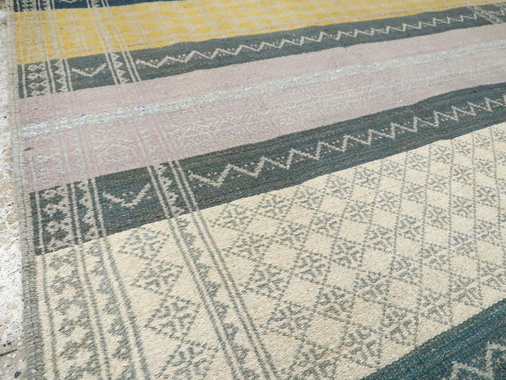 Contemporary Persian Flatweave Kilim Small Room Size Rug, No.29456 - Gsblank