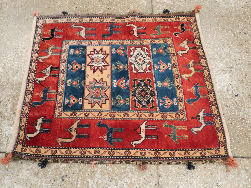 Persian Shiraz Rug, No.29477 - Gsblank