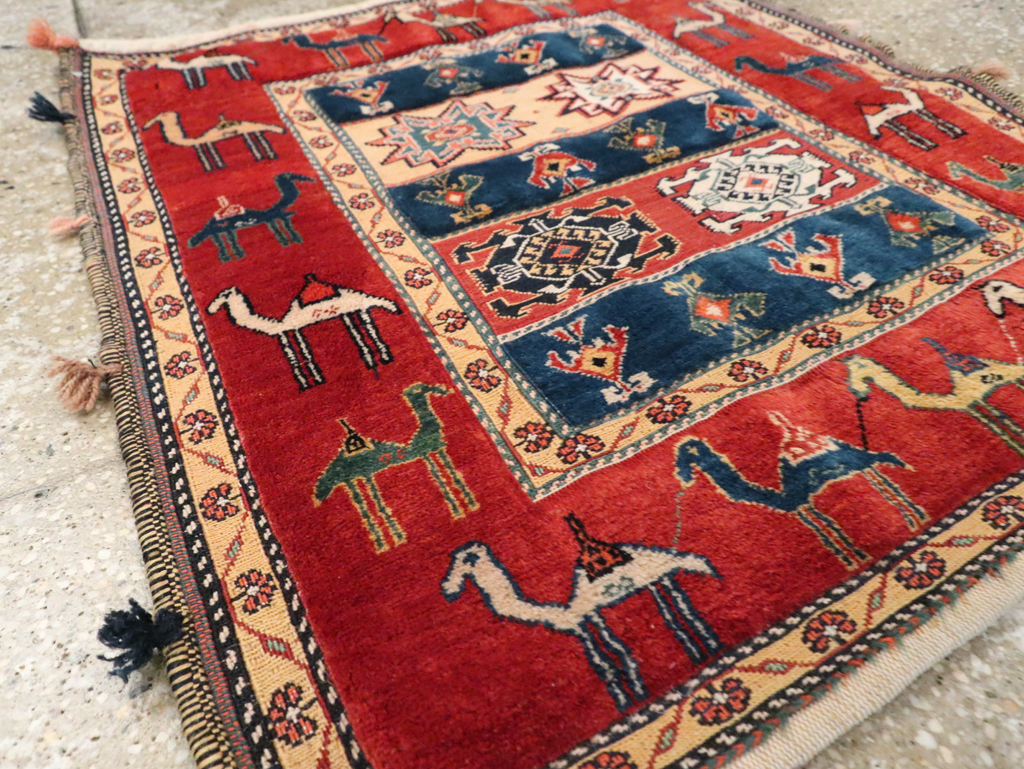 Persian Shiraz Rug, No.29477 - Gsblank