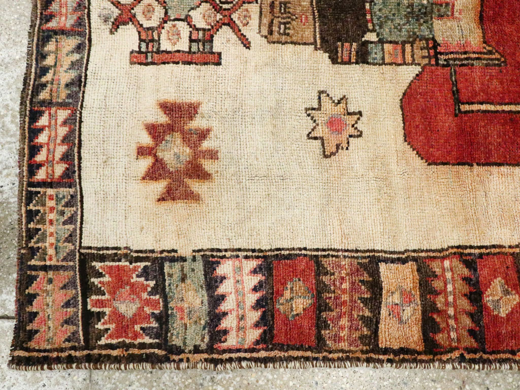 Vintage Persian Pictorial Bakhtiari Rug, No.29508 - Gsblank