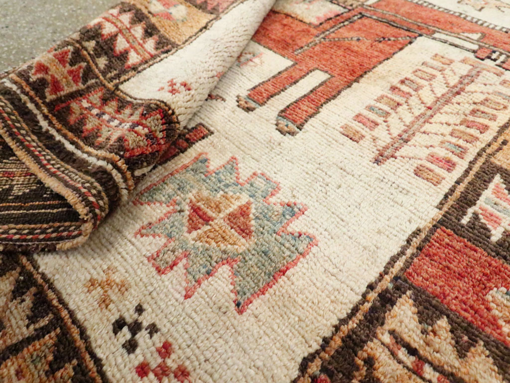 Vintage Persian Pictorial Bakhtiari Rug, No.29508 - Gsblank