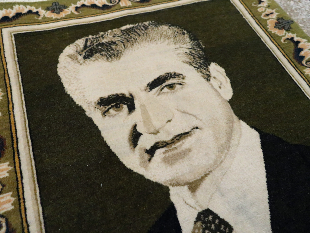 Vintage Persian Pictorial Tabriz Rug, No.29591 - Gsblank