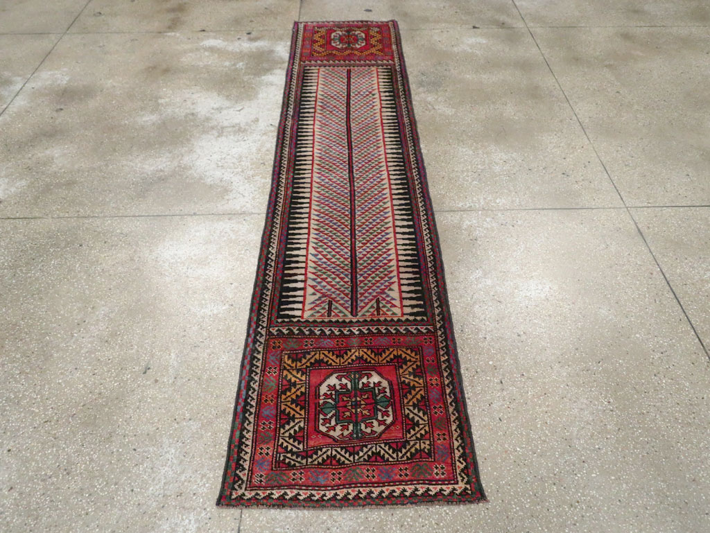 Vitnage Persian Baluch Runner, No.29597 - Gsblank