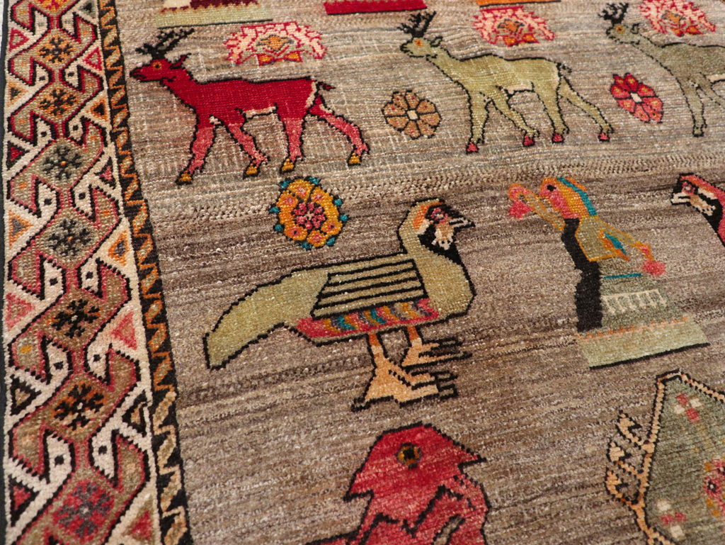 Vintage Persian Pictorial Shiraz Rug, No.29605 - Gsblank