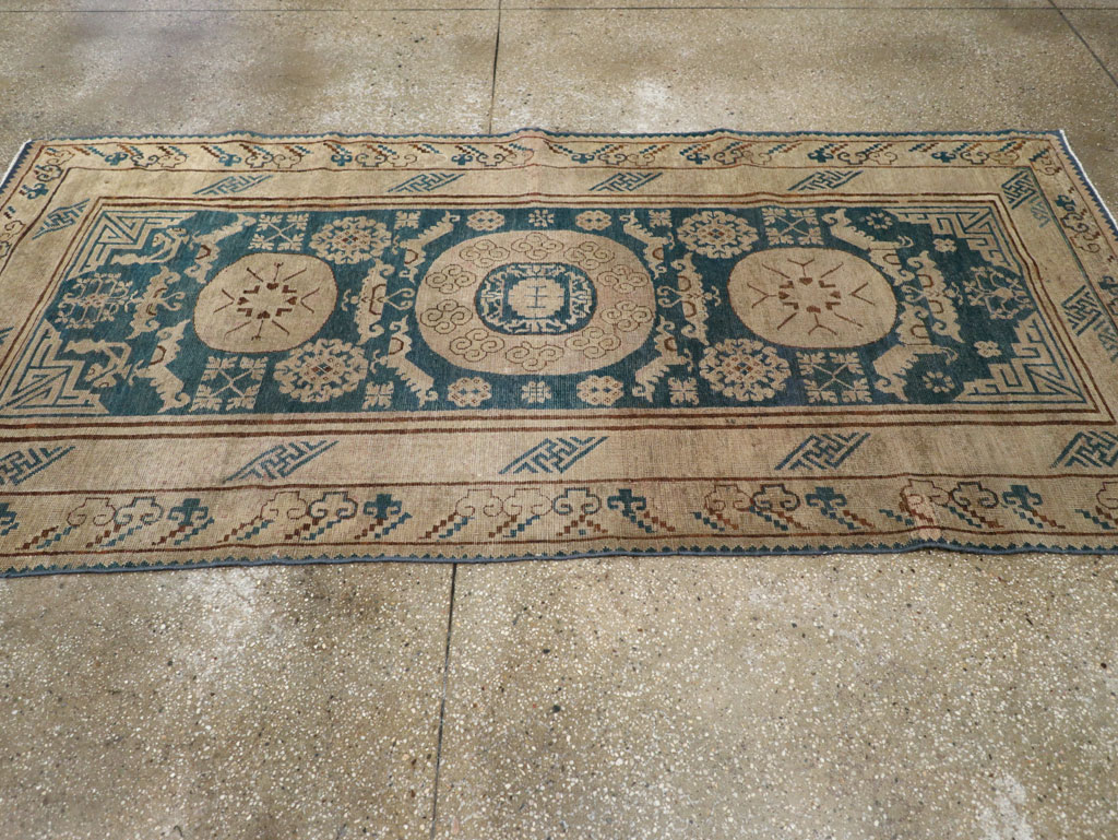 Antique East Turkestan Khotan Gallery Rug, No.29647 - Gsblank