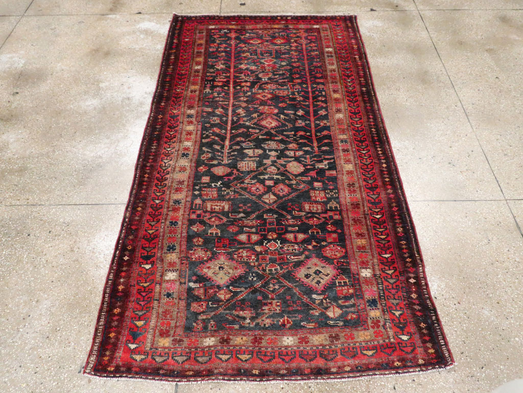 Antique Persian Lori Gallery Rug, No.29714 - Gsblank