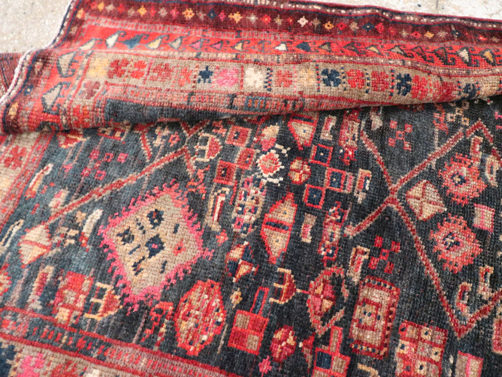 Antique Persian Lori Gallery Rug, No.29714 - Gsblank