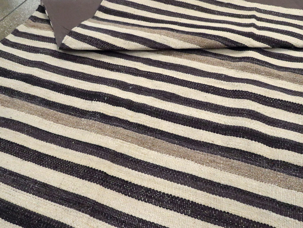 Modern Persian Flatweave Kilim Room Size Carpet, No.29722 - Gsblank