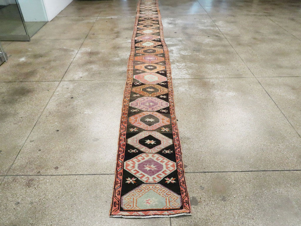 Vintage Anatolian Long Runner, No.29755 - Gsblank