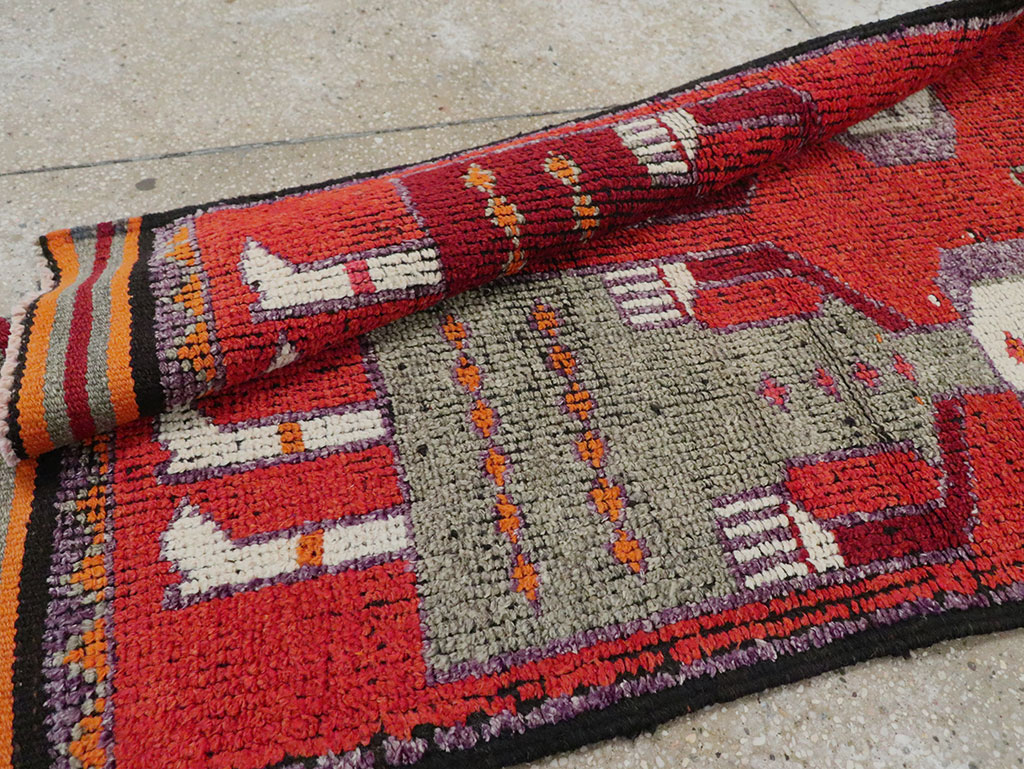 Vintage Turkish Anatolian Pictorial Runner, No.29757 - Gsblank