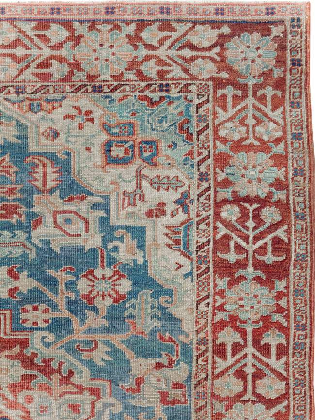 Antique Persian Heriz Accent Rug, No.29770 - Gsblank