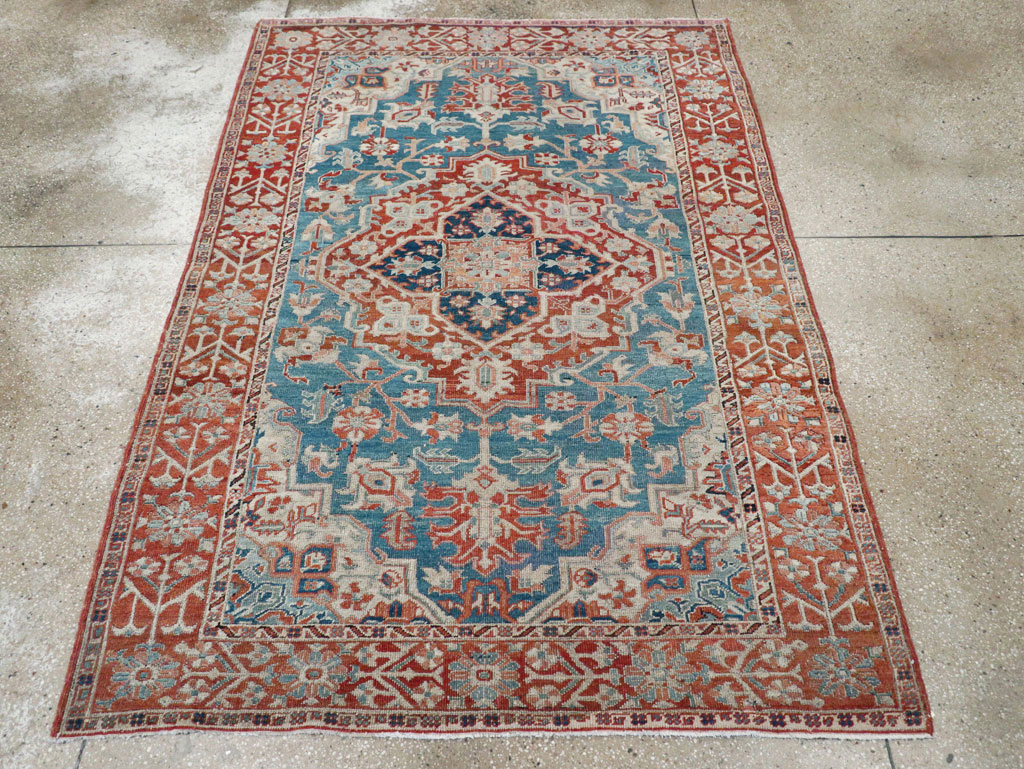 Antique Persian Heriz Accent Rug, No.29770 - Gsblank