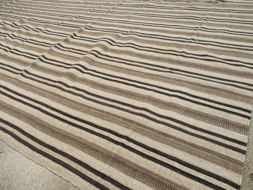 Large Modern Turkish Flatweave Kilim, No.29786 - Gsblank