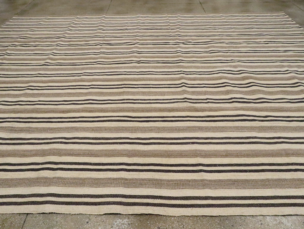 Modern Persian Flatweave Kilim Large Room Size Carpet, No.29788 - Gsblank