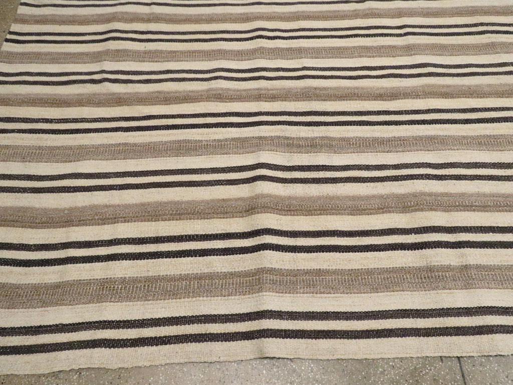 Modern Persian Flatweave Kilim Large Room Size Carpet, No.29788 - Gsblank