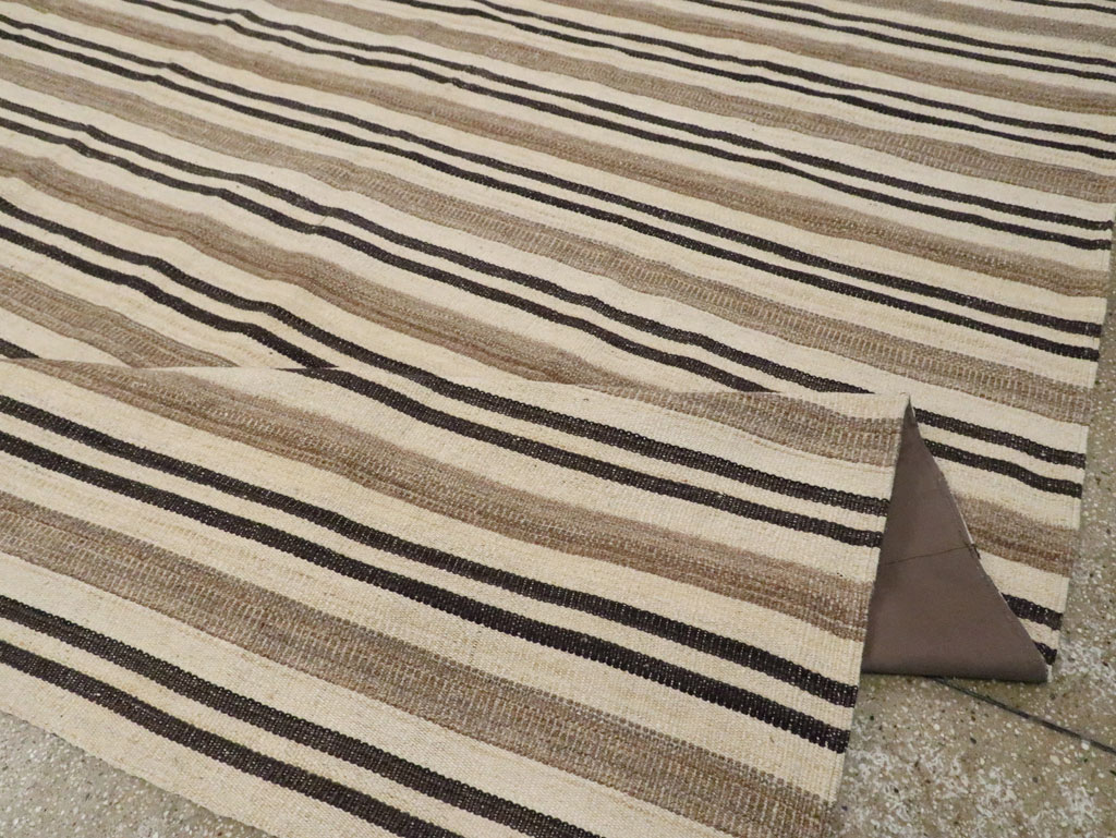 Modern Persian Flatweave Kilim Large Room Size Carpet, No.29788 - Gsblank