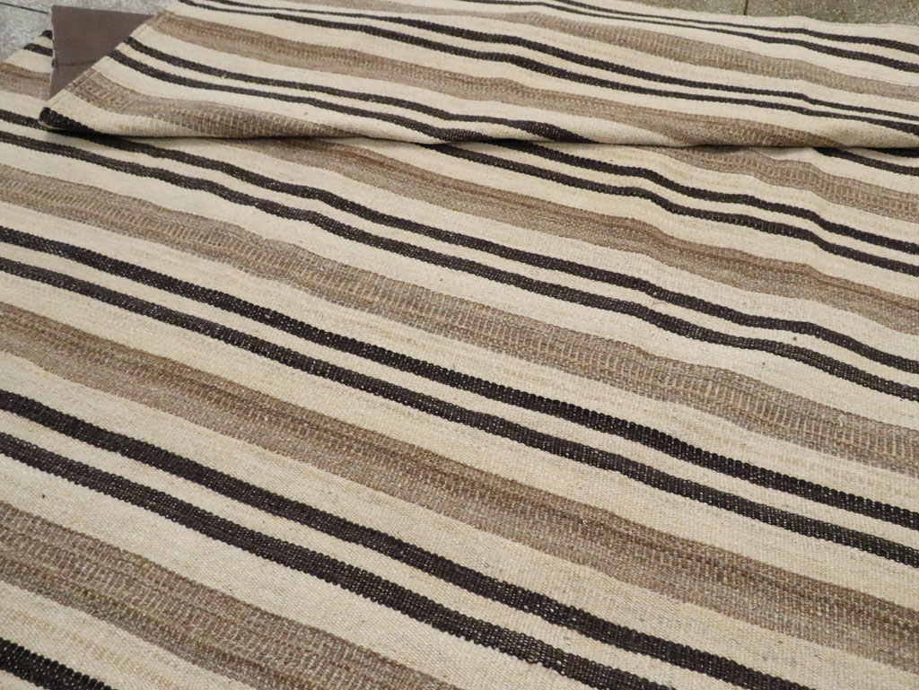 Modern Persian Flatweave Kilim Large Room Size Carpet, No.29788 - Gsblank