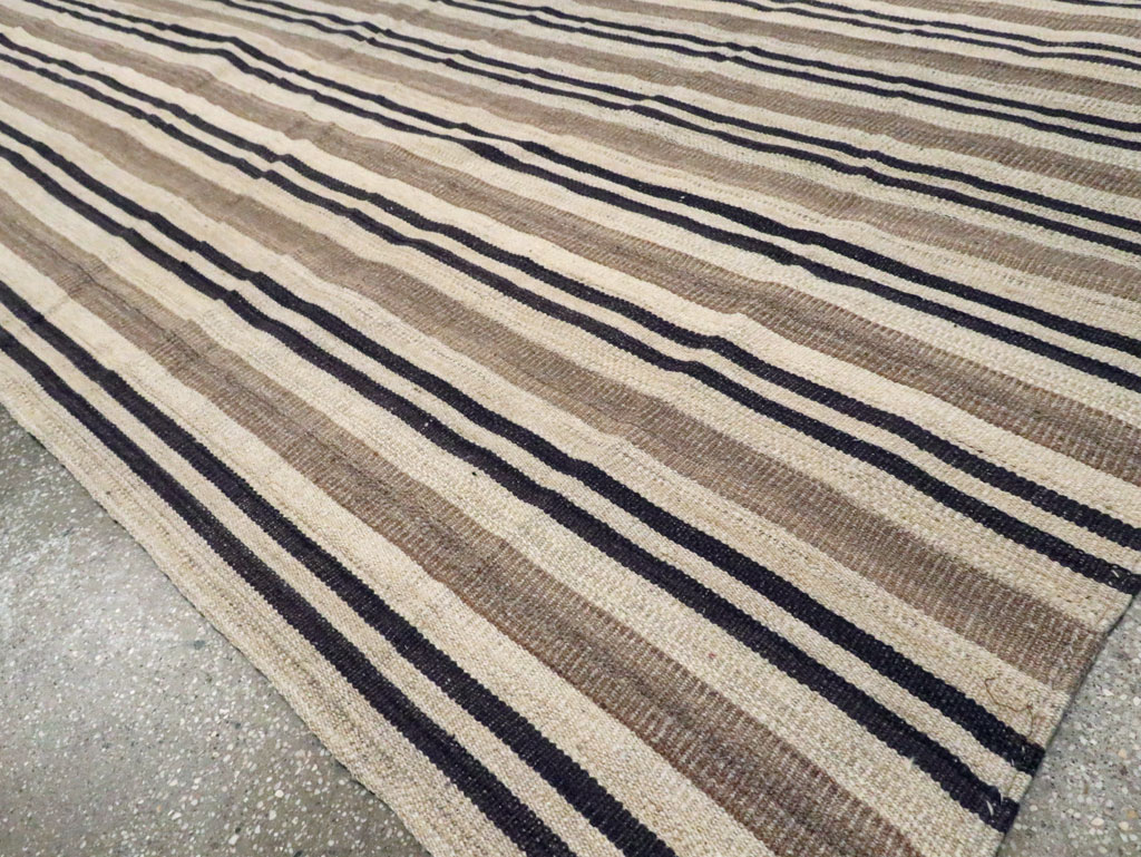 Modern Turkish Flatweave Kilim Room Size Carpet, No.29789 - Gsblank