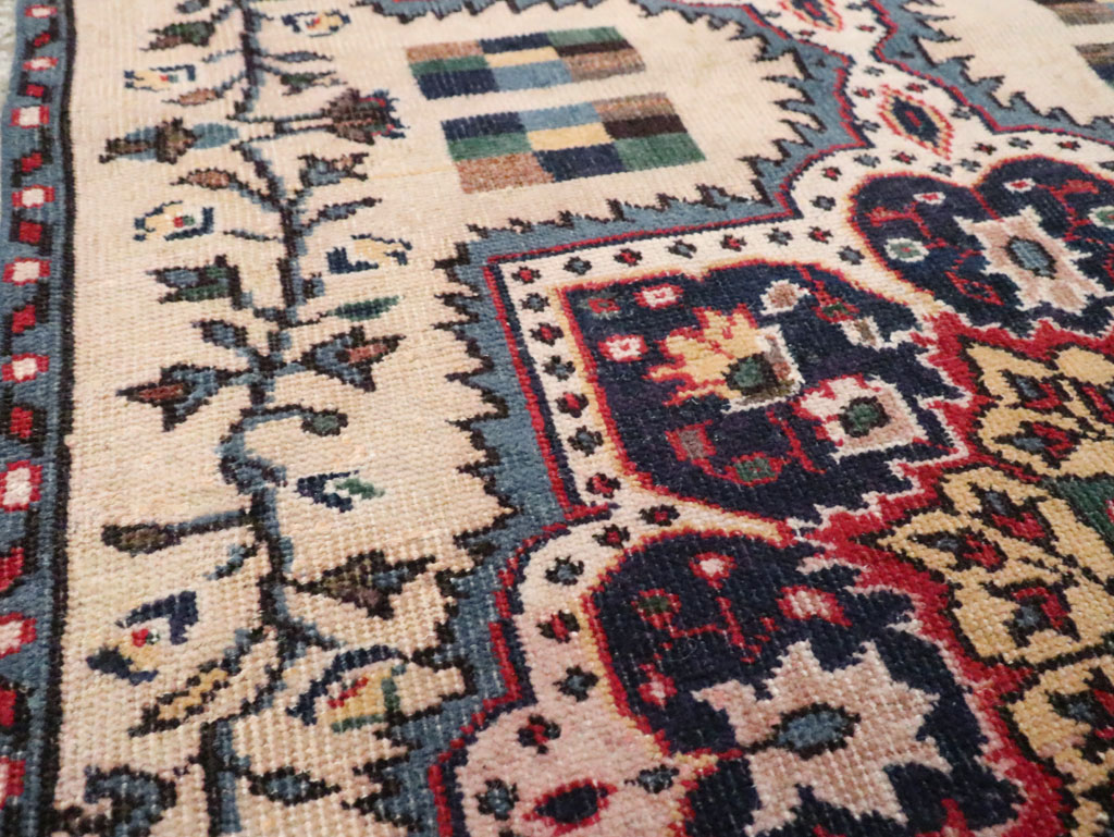 Vintage Turkish Anatolian Throw Rug, No.29801 - Gsblank