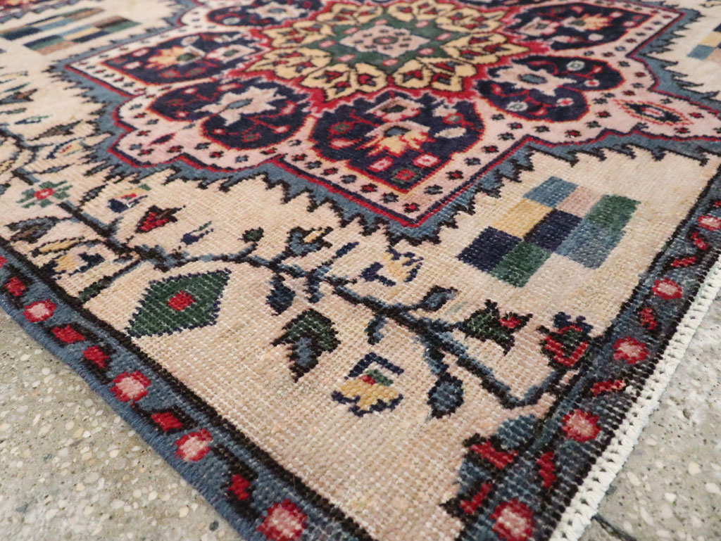 Vintage Turkish Anatolian Throw Rug, No.29801 - Gsblank