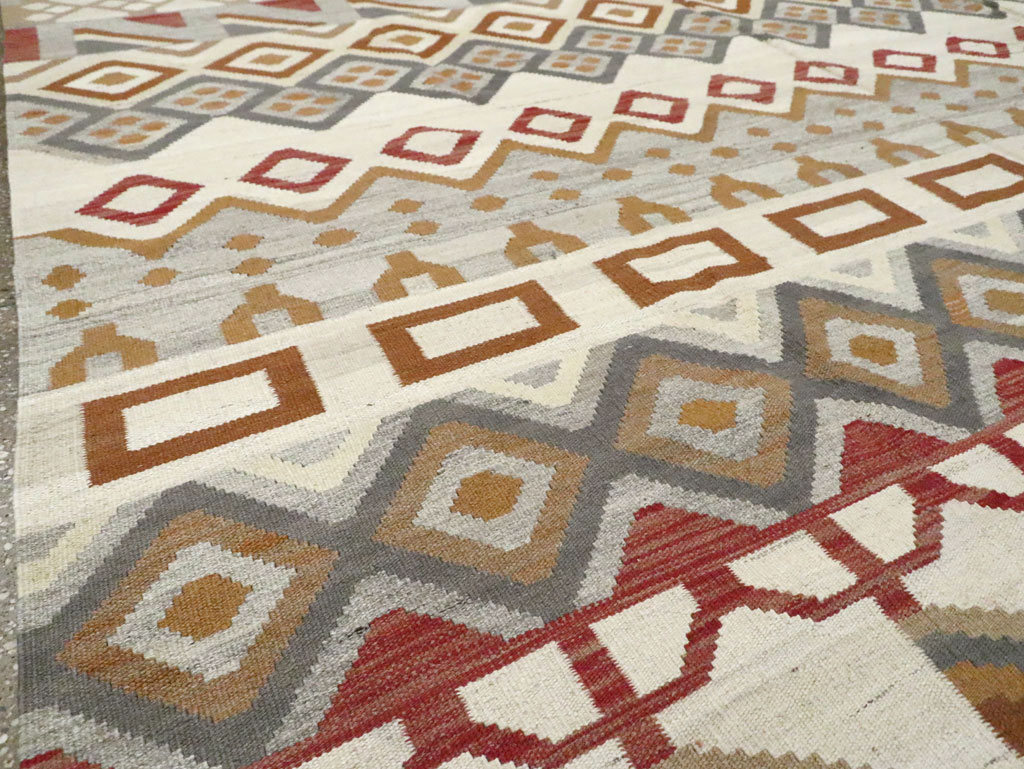 Contemporary Turkish Flatweave Kilim Room Size Carpet, No.29812 - Gsblank