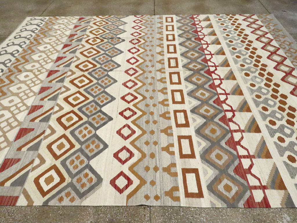 Contemporary Turkish Flatweave Kilim Room Size Carpet, No.29812 - Gsblank