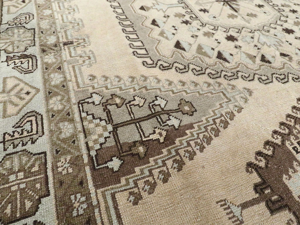 Vintage Persian Veece Accent Carpet, No.29839 - Gsblank