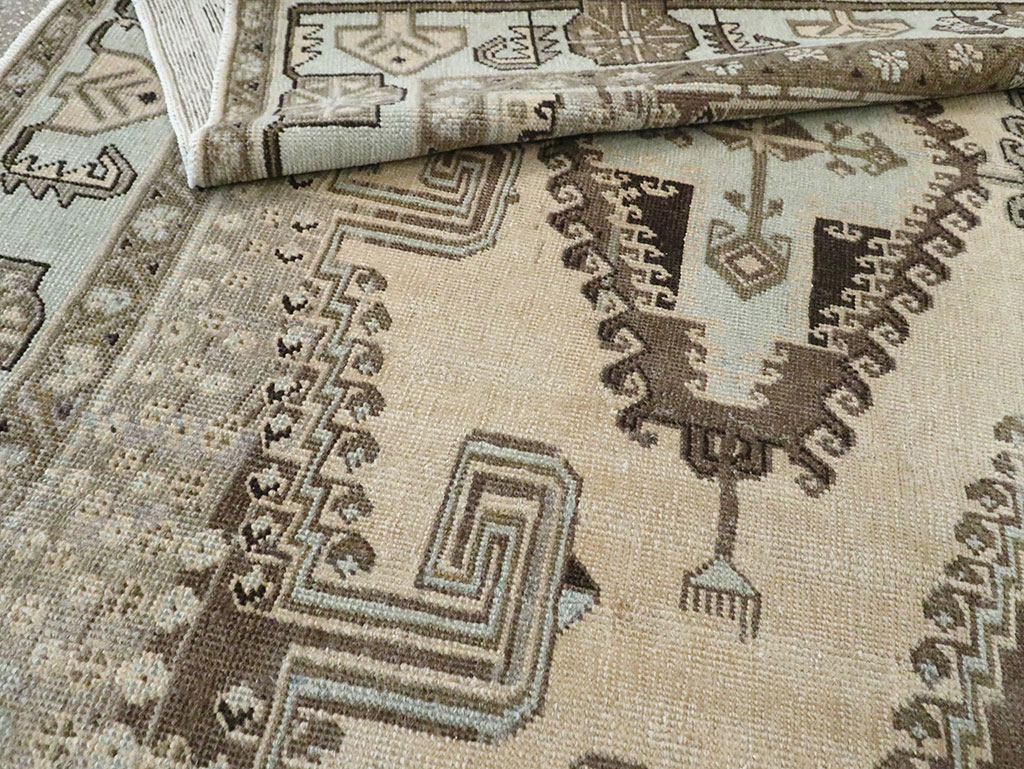 Vintage Persian Veece Accent Carpet, No.29839 - Gsblank