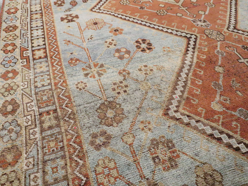 Vintage Persian Shiraz Rug, No.29847 - Gsblank