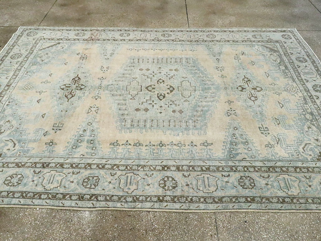 Vintage Persian Veece Accent Carpet, No.29852 - Gsblank