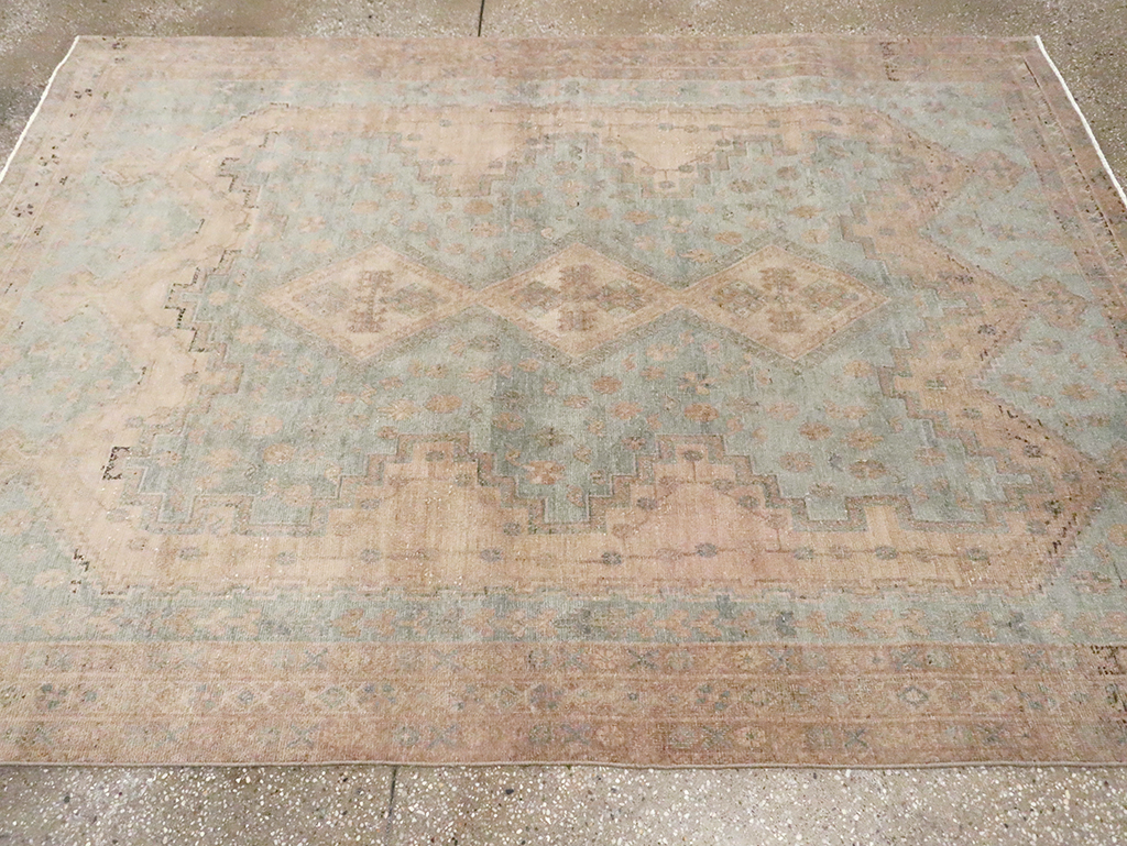 Vintage Persian Shiraz Accent Rug, No.29873 - Gsblank