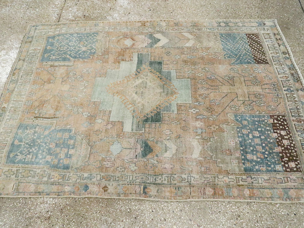 Vintage Persian Shiraz Throw Rug, No.29895 - Gsblank