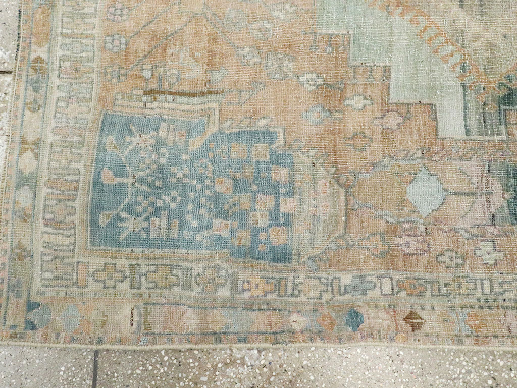 Vintage Persian Shiraz Throw Rug, No.29895 - Gsblank