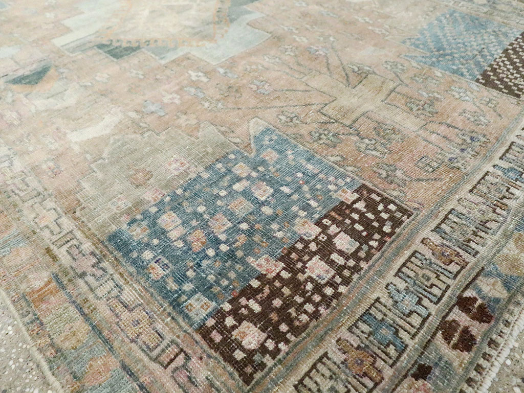 Vintage Persian Shiraz Throw Rug, No.29895 - Gsblank