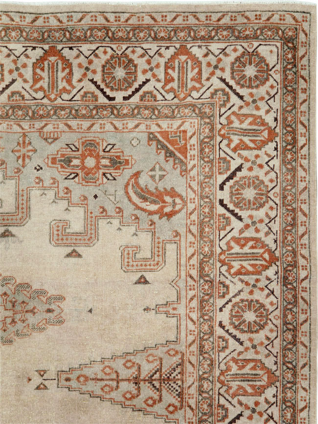 Vintage Persian Veece Carpet, No.29956 - Gsblank