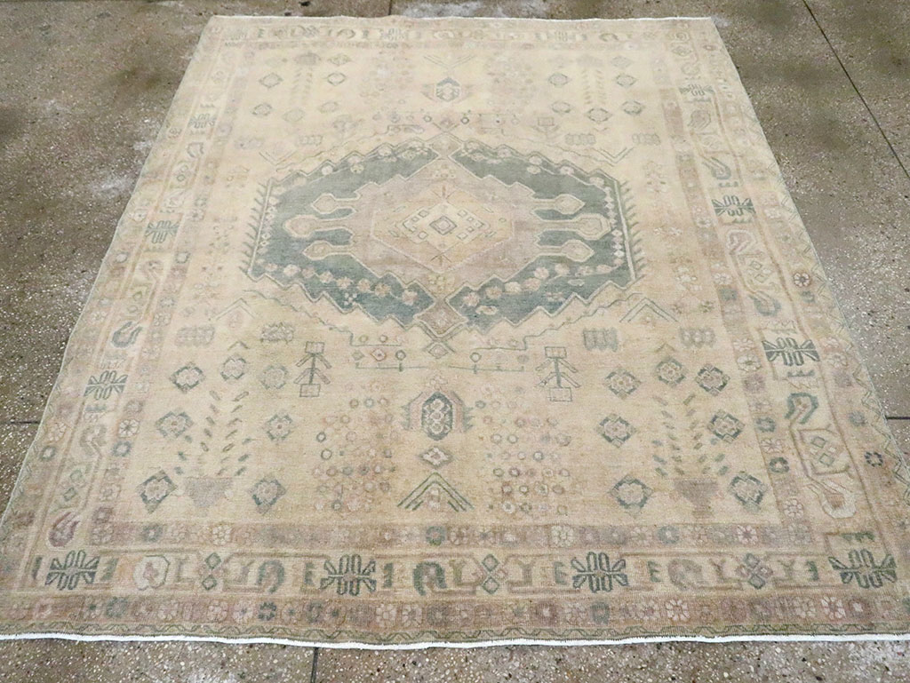 Vintage Persian Shiraz Square Accent Rug, No.30012 - Gsblank