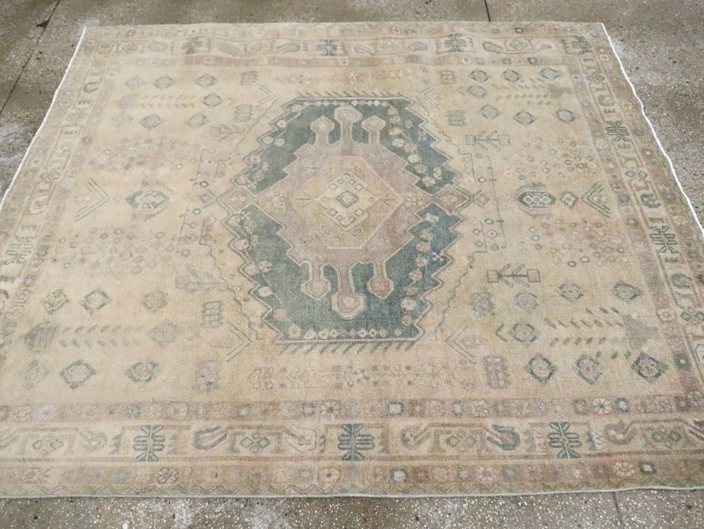Vintage Persian Shiraz Square Accent Rug, No.30012 - Gsblank
