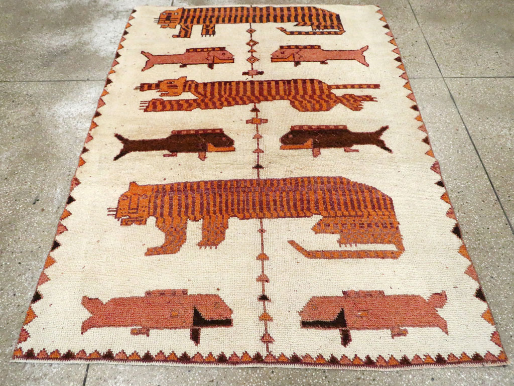 Vintage Persian Bakhtiari Pictorial Accent Rug (Pair: 2 of 2), No.30017 - Gsblank