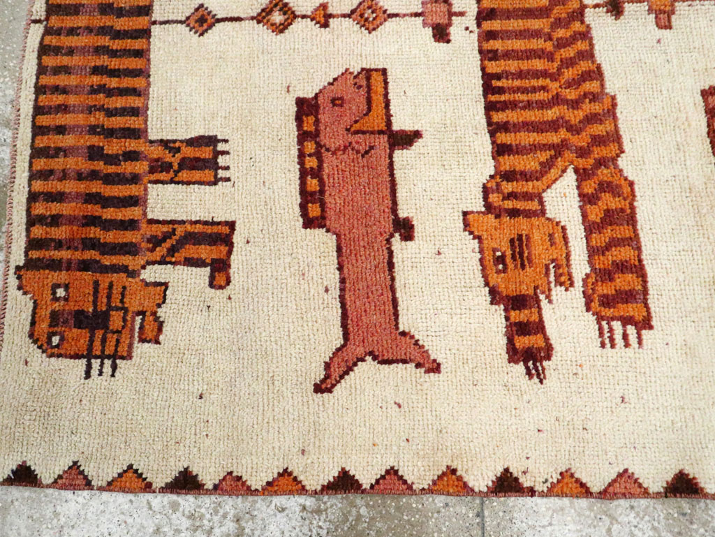 Vintage Persian Bakhtiari Pictorial Accent Rug (Pair: 2 of 2), No.30017 - Gsblank