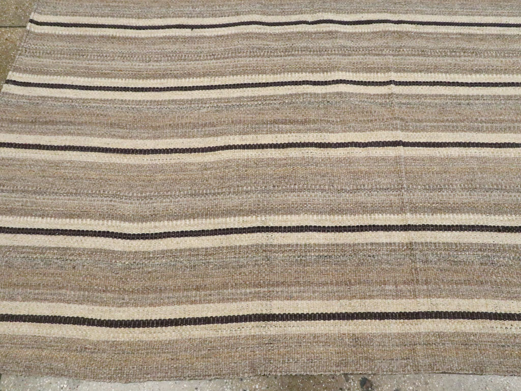 Modern Persian Flatweave Kilim Room Size Carpet, No.30024 - Gsblank