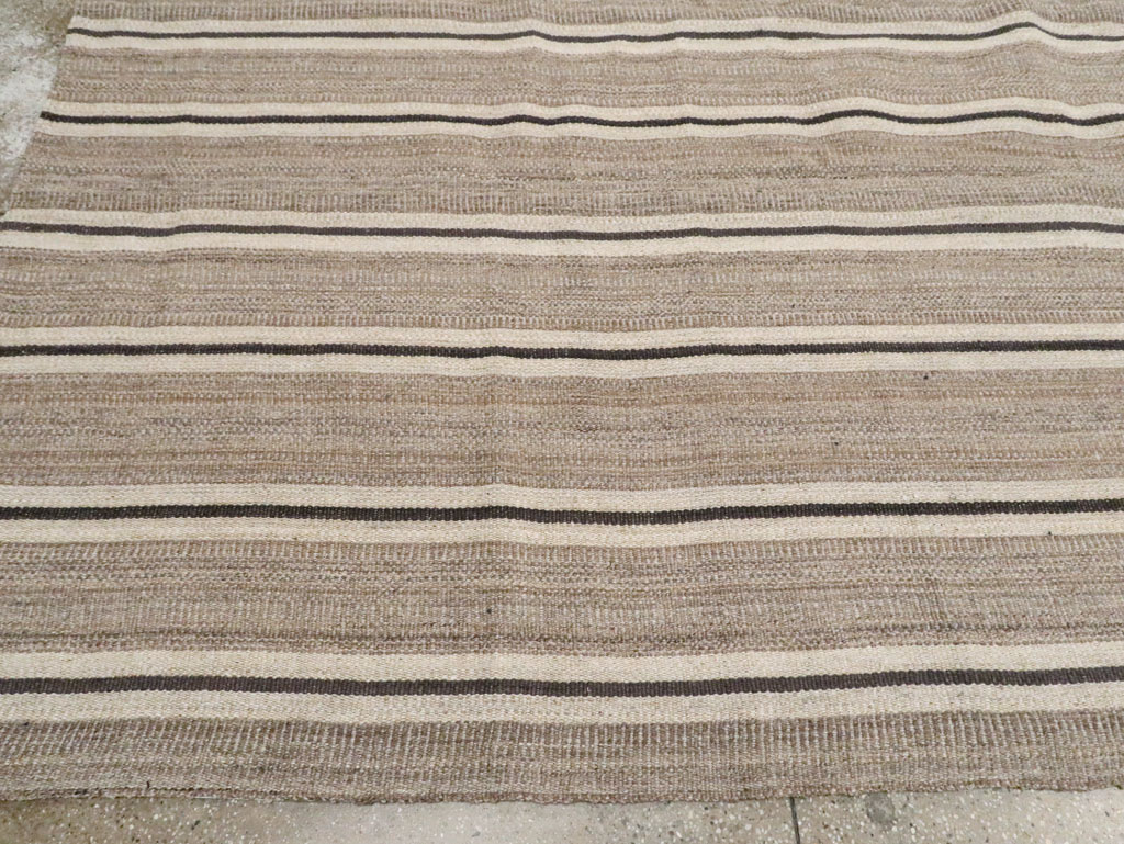 Modern Persian Flatweave Kilim Room Size Carpet, No.30025 - Gsblank