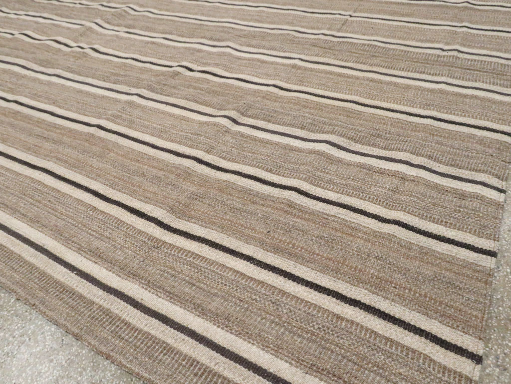 Modern Persian Flatweave Kilim Room Size Carpet, No.30025 - Gsblank