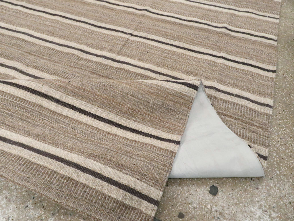 Modern Persian Flatweave Kilim Room Size Carpet, No.30025 - Gsblank