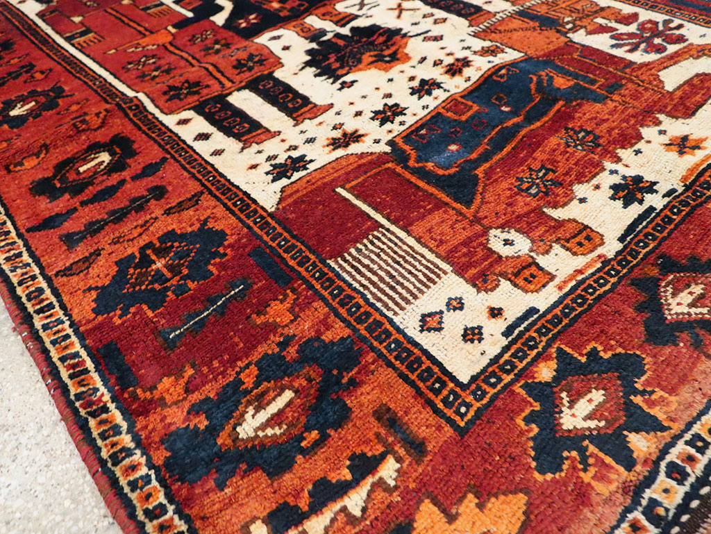 Vintage Persian Pictorial Bakhtiari Rug, No.30029 - Gsblank