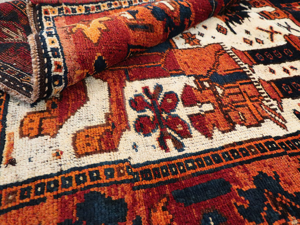 Vintage Persian Pictorial Bakhtiari Rug, No.30029 - Gsblank