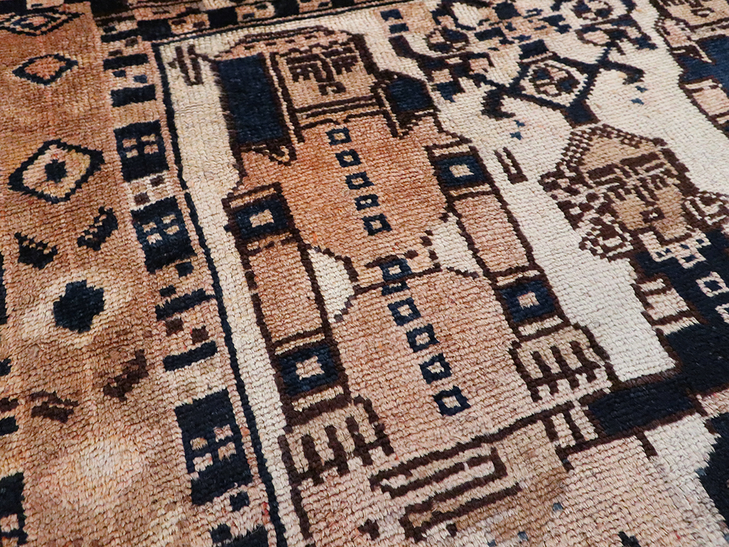 Vintage Persian Bakhtiari Rug, No.30032 - Gsblank